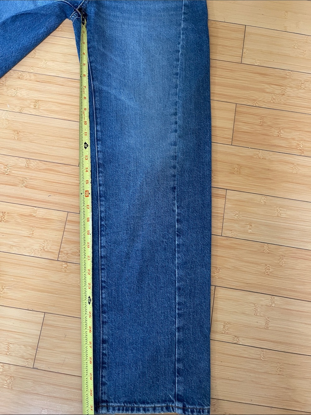 Madewell Women NWT Pieced Barrel Leg Denim Jeans in Medium Blue Wash Button 26 - Picture 12 of 15